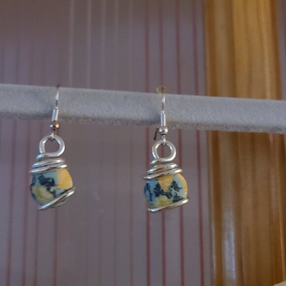 DRESS - Picture 1 of 5